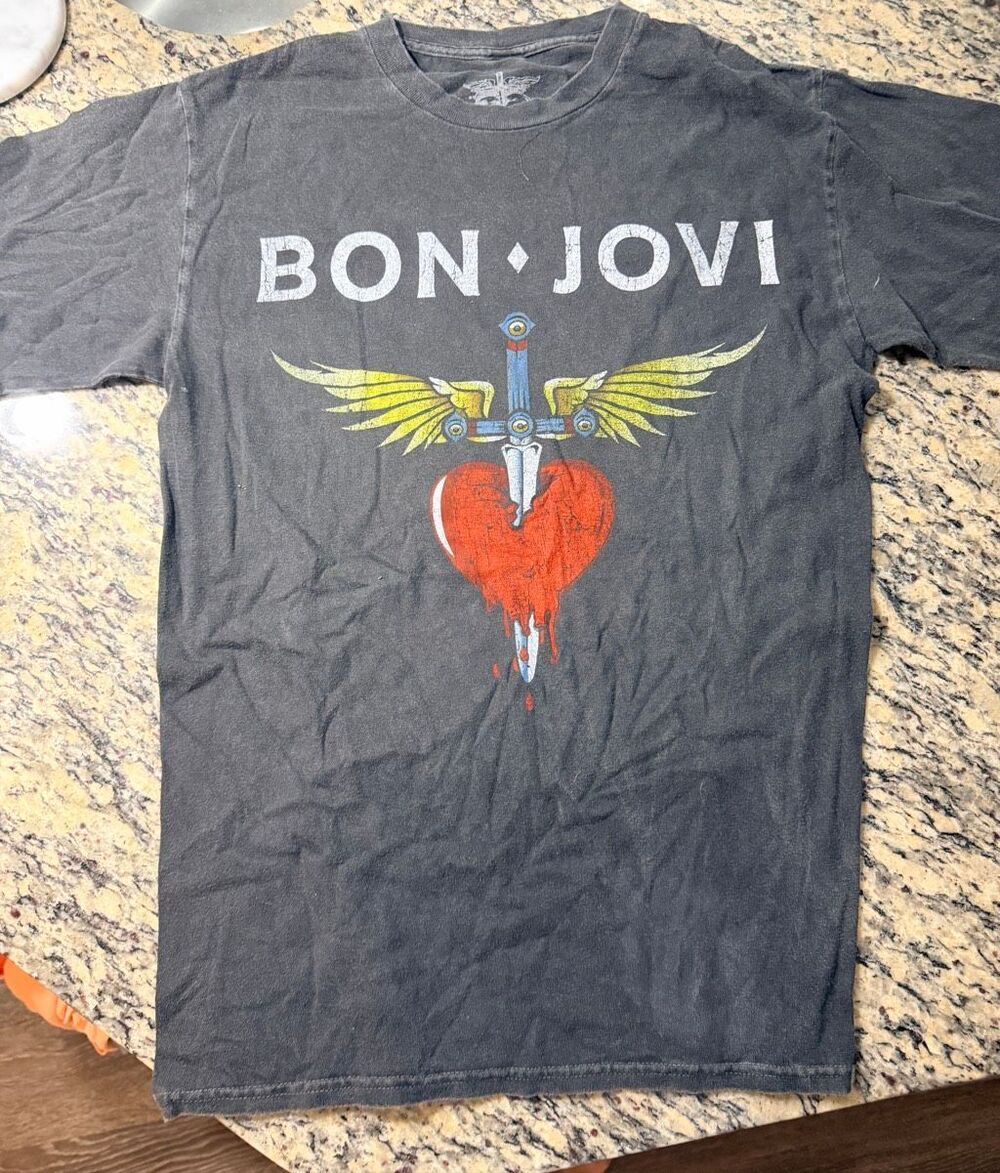 Bon Jovi Heart Dagger Graphic Band T-Shirt Charcoal Grey Rock Concert Tee XS S